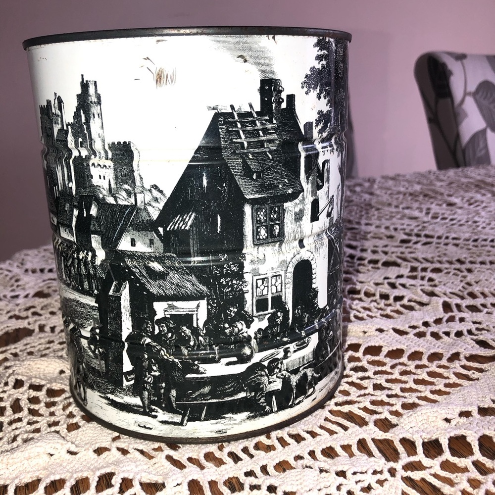 Vintage Hills Bros. coffee can 1969, Number 2949
